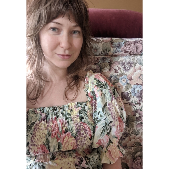 Meet your Posher, Colleen. - Picture 2 of 3